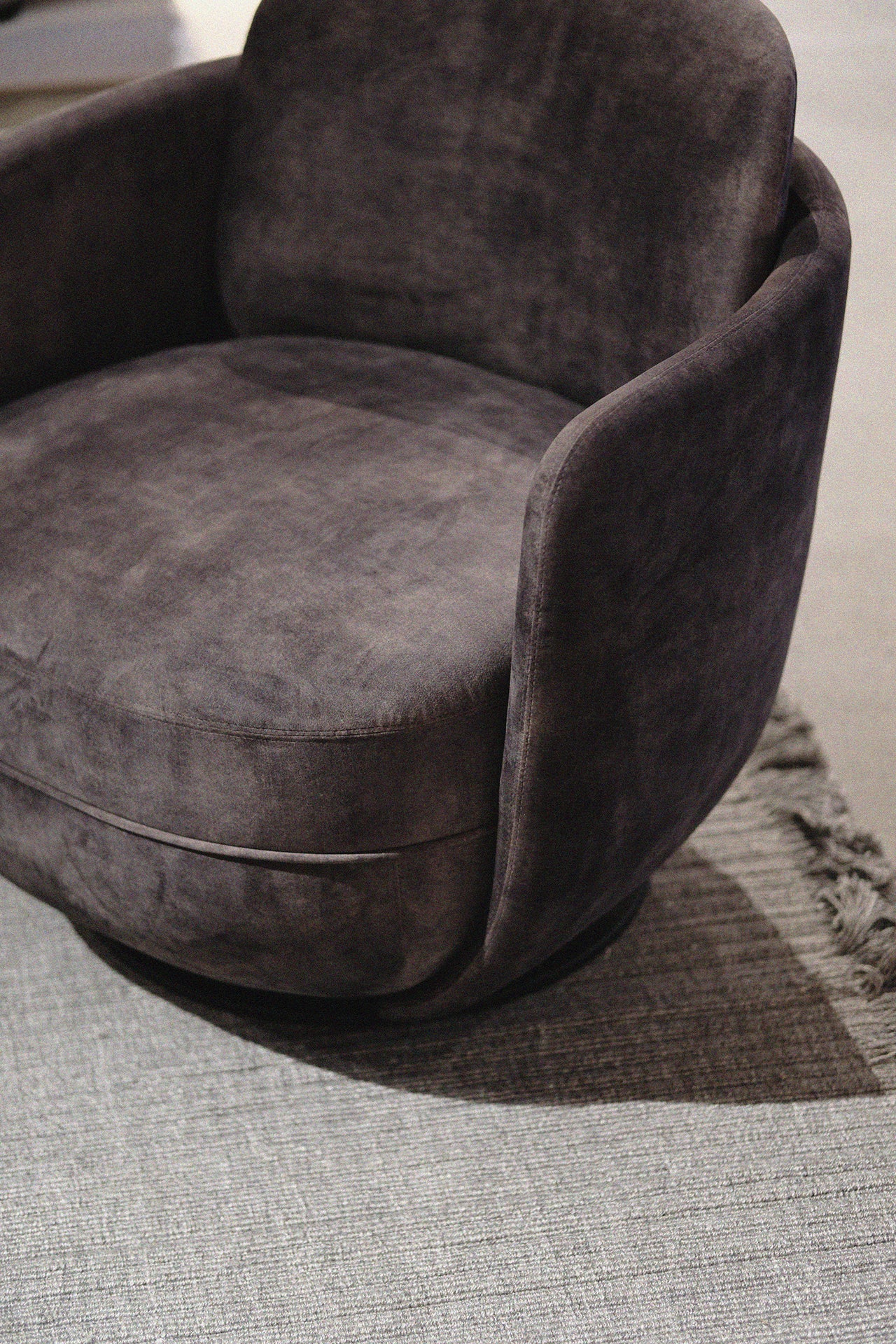 Miles Swivel Lounge Chair