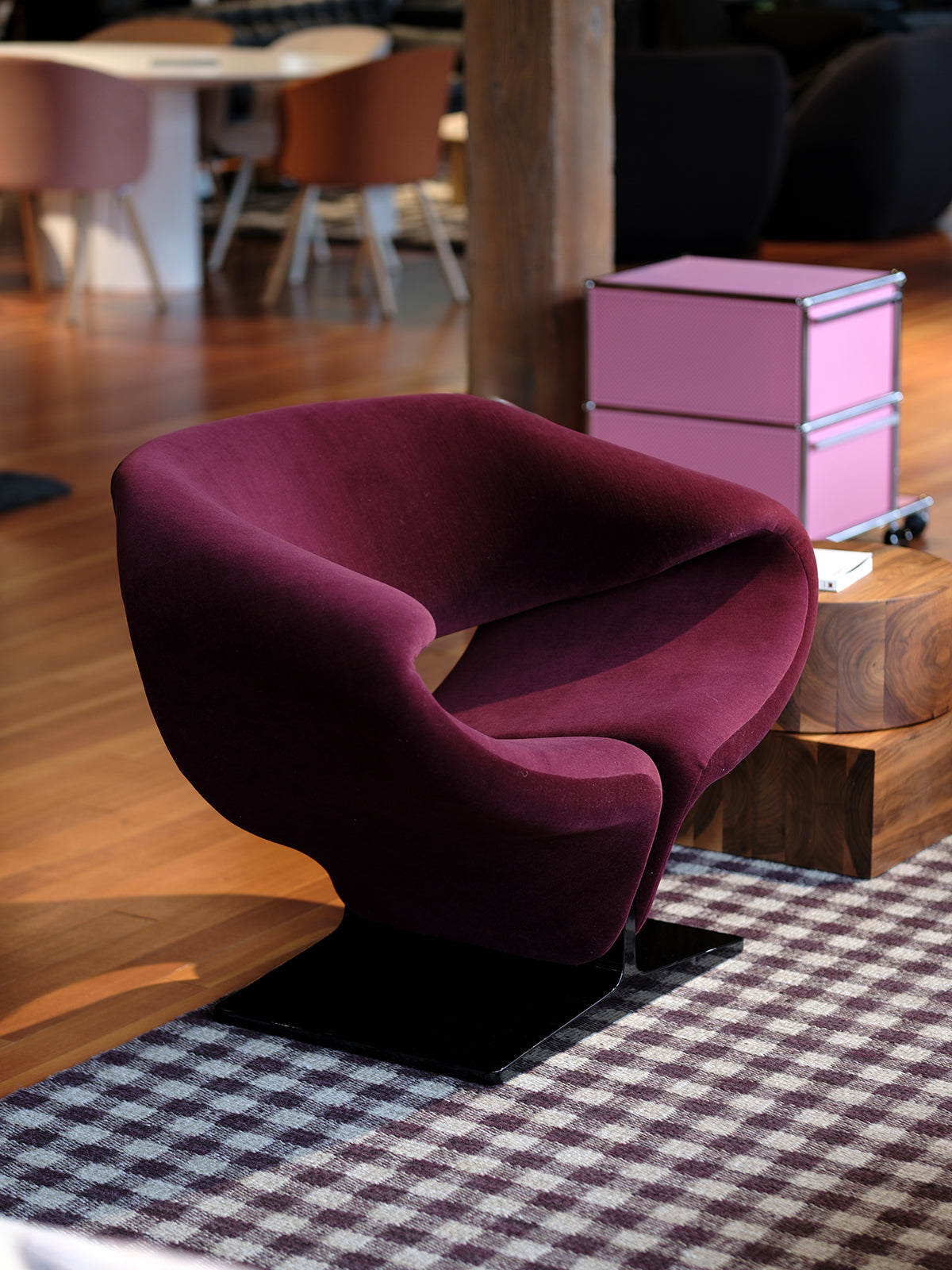 Ribbon Chair