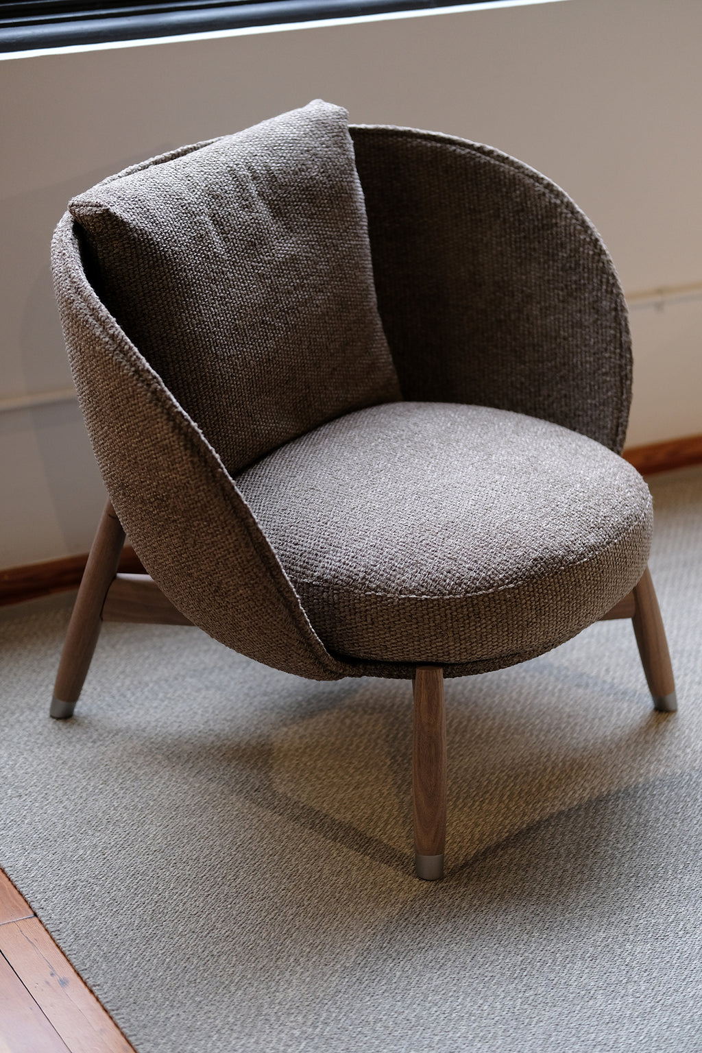 Eri Armchair