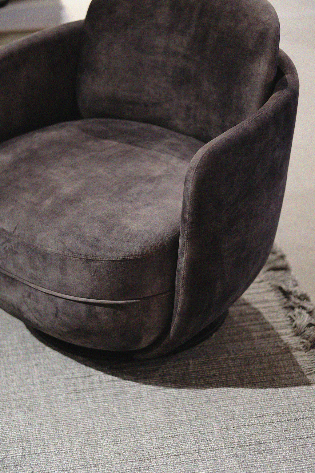 Miles Swivel Lounge Chair