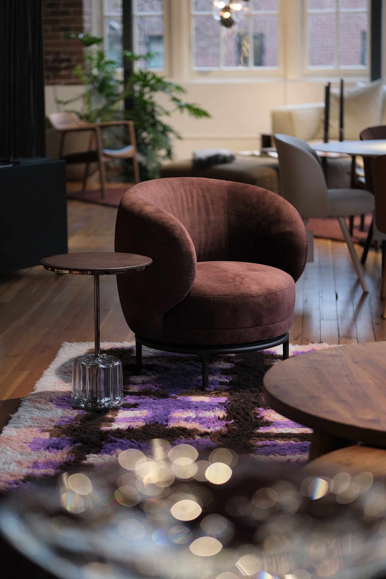 Vuelta Swivel Lounge Chair