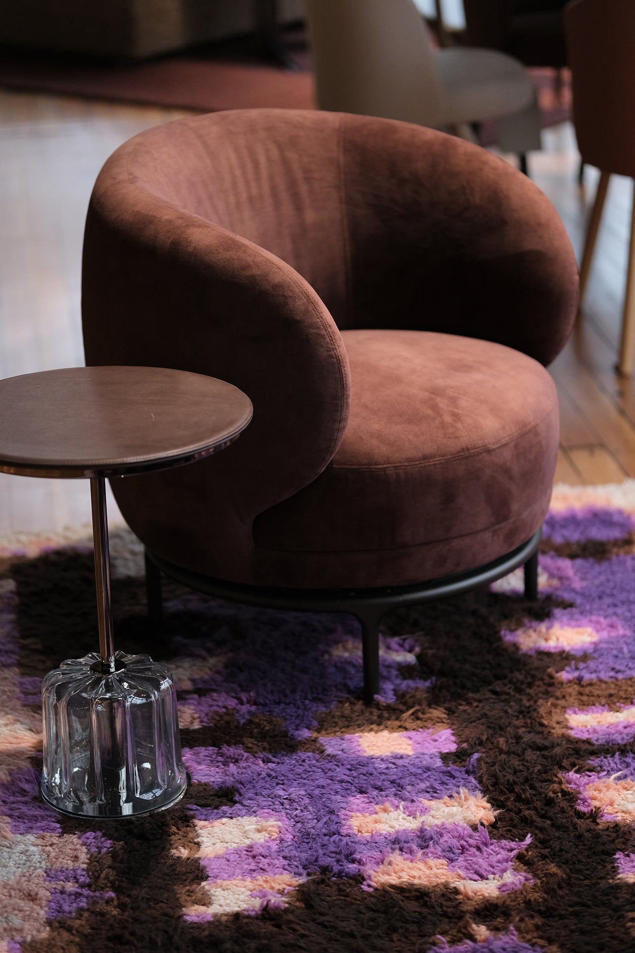 Vuelta Swivel Lounge Chair