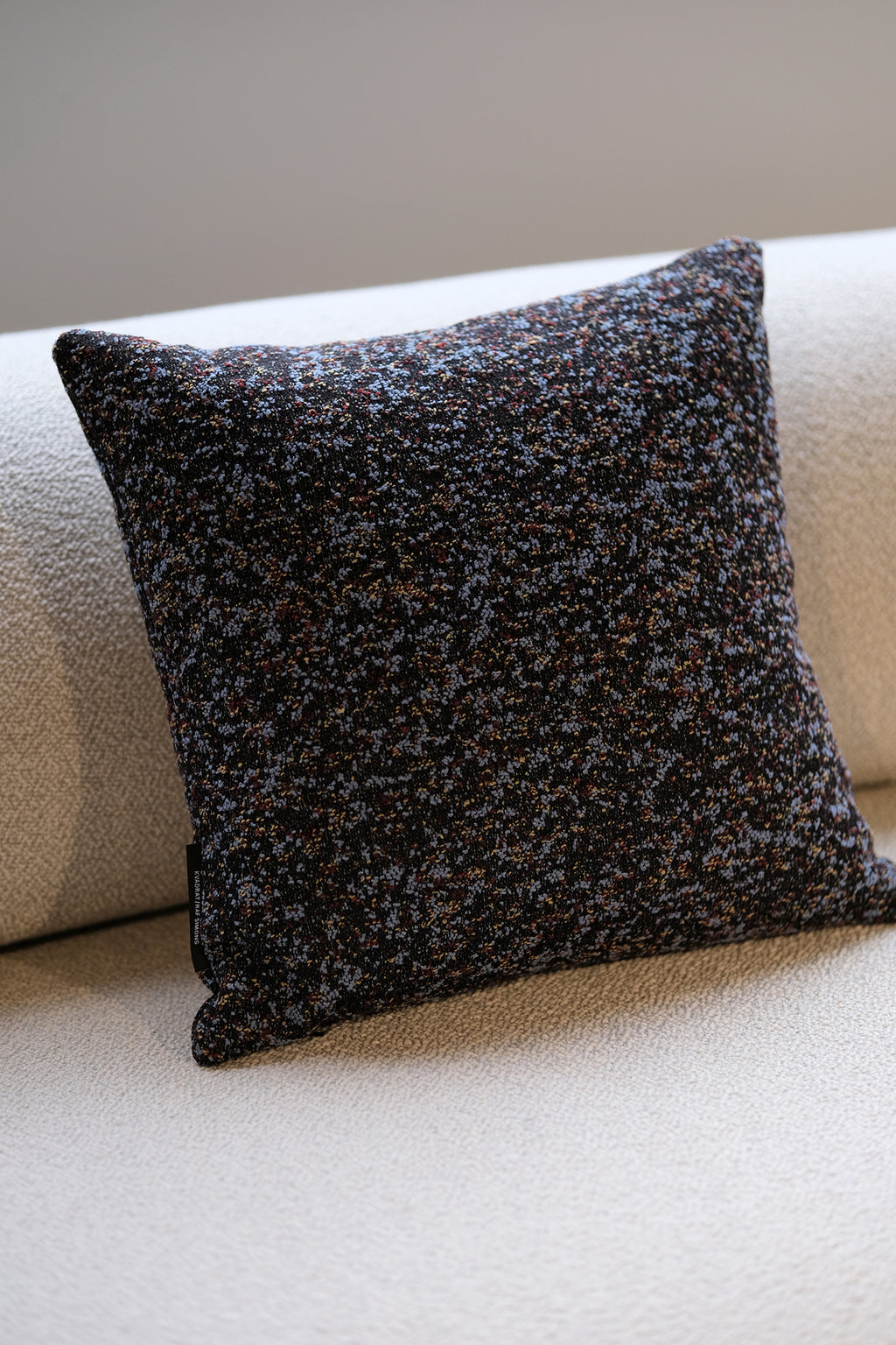Atom Cushion