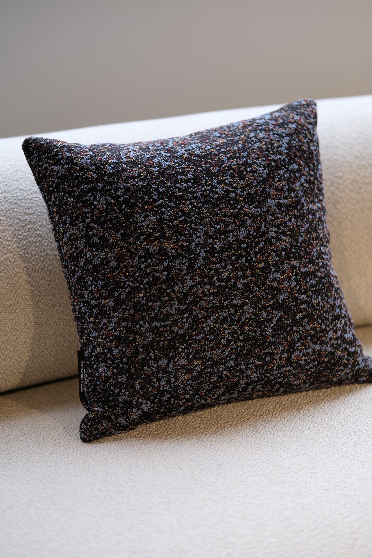 Atom Cushion