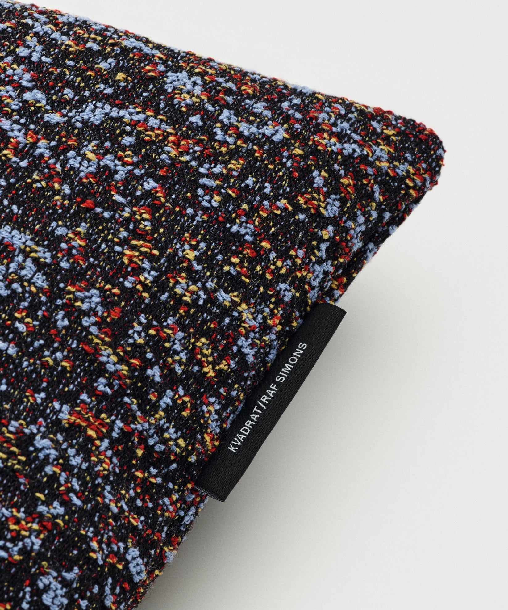 Atom Cushion